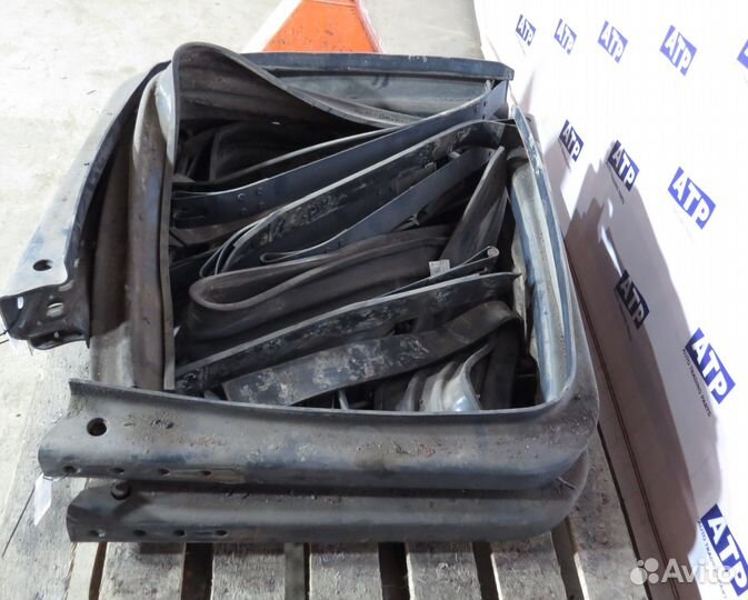 Кронштейн топливного бака в сборе SC б/у 1887755