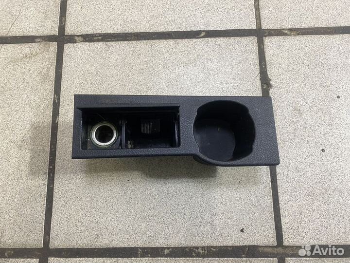 Подстаканник в центральный тоннель Ford Mondeo III