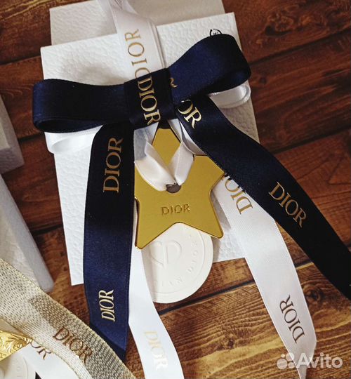 Новогодние игрушки Dior