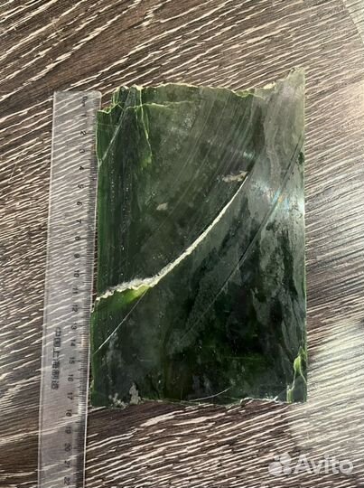 Белый и зеленый нефрит