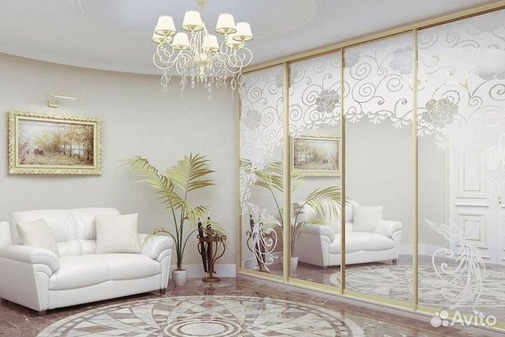 Книжный шкаф