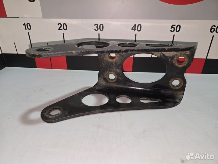 Кронштейн амортизатора передний верхний Man 814374