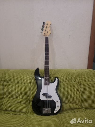 Бас Гитара Caraya