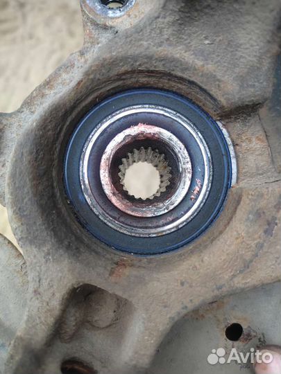 Поворотный правый кулак Renault logan 1