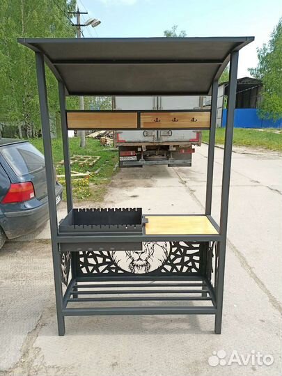 Мангал с крышей