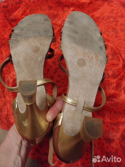 Спортивные босоножки для latina