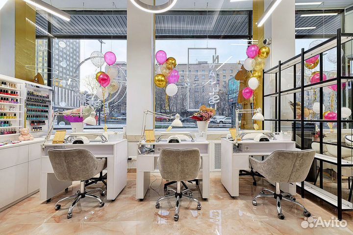 Маникюрный стол arcade