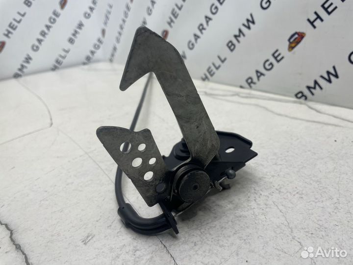 Трос Крюк капота правый Bmw F01 F02 F07 F10 F13
