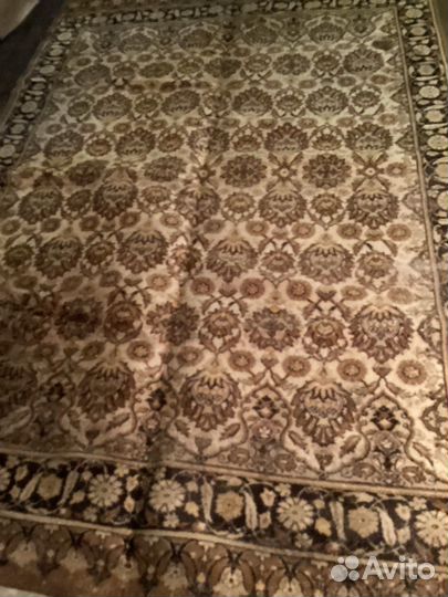 Ковер шерстяной