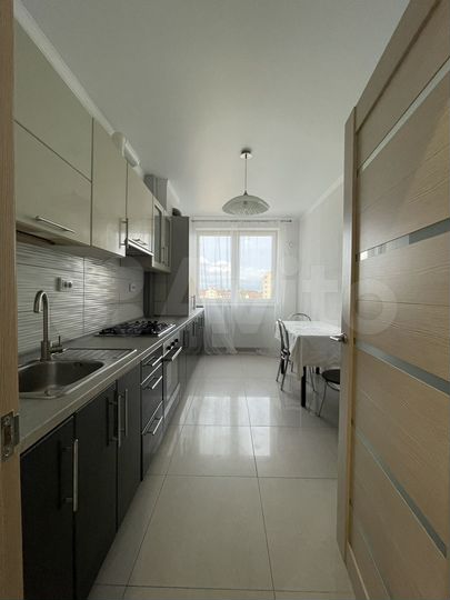 2-к. квартира, 60 м², 6/10 эт.