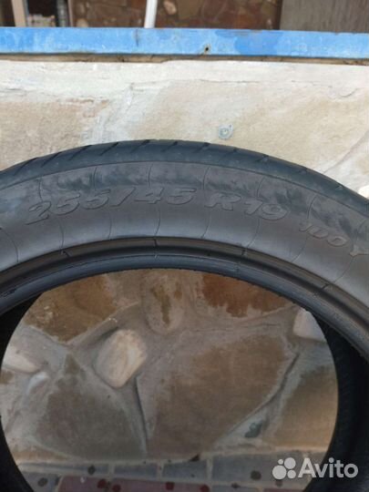 Pirelli P Zero 255/45 R19 100Y