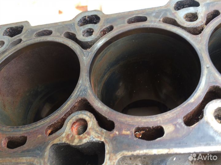 Опель астра 1.6 Z16XER блок цилиндров