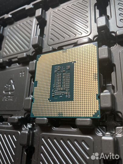 Процессор Intel Core i3-10105