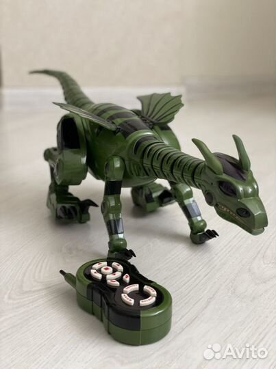 Робот динозавр