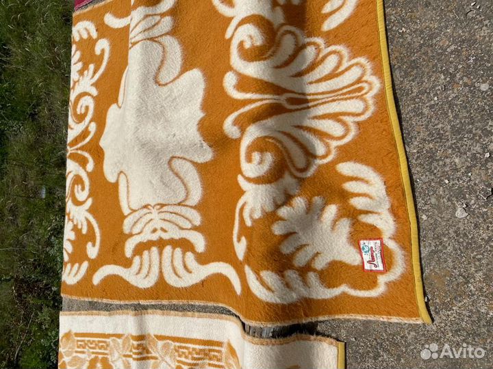 Шерстяные одеяла лебедь