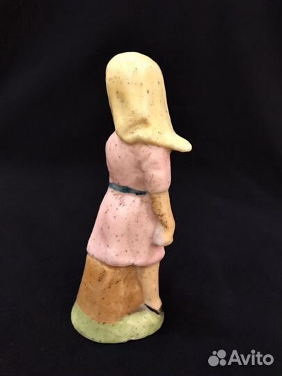 Играющая девочка.Частные Заводы Гжели.Старина