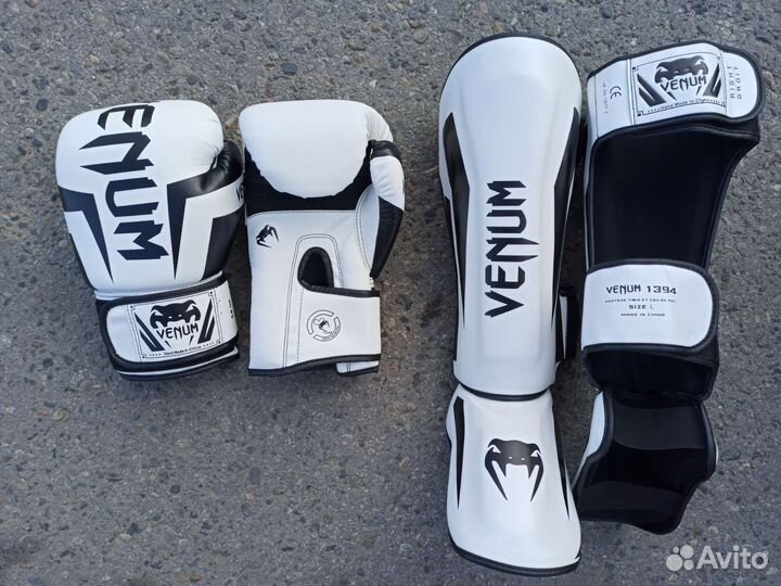 Комплект для единоборств щитки и перчатки Venum