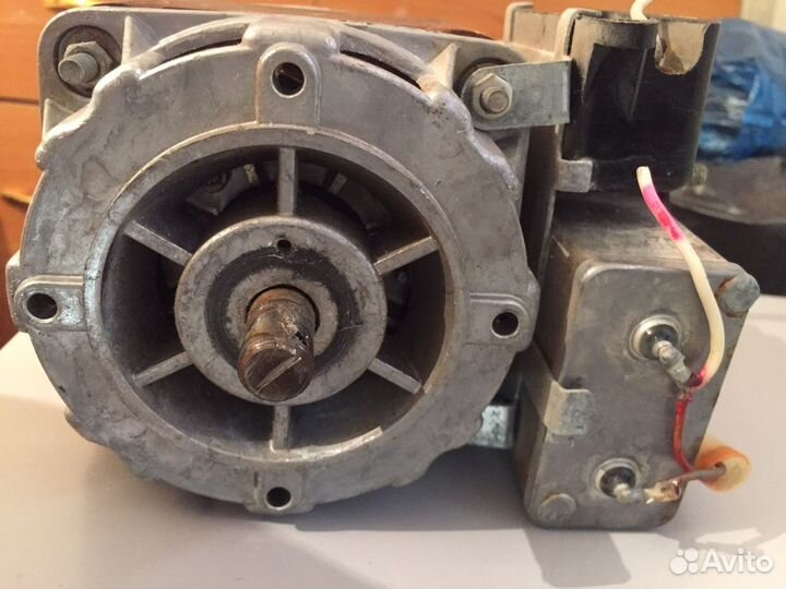 Электродвигатель на УАЗ 452(дворников)
