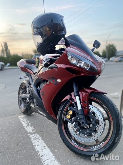 Yamaha YZF - R1