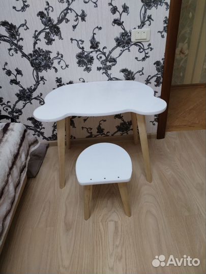 Детский стол и стул