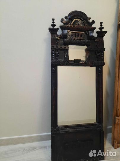 Старинное зеркало