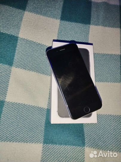 Телефон iPhone 6s