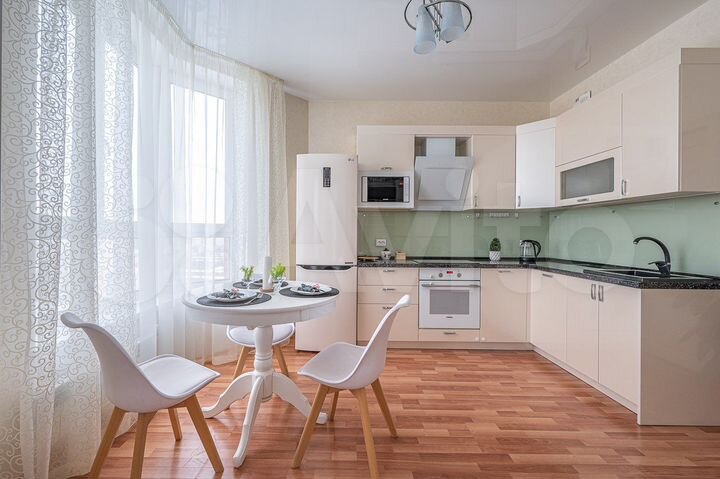 2-к. квартира, 72 м², 17/25 эт.