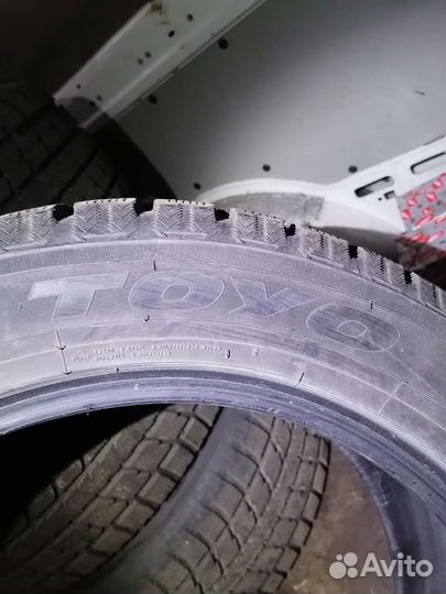 Continental ContiCrossContact Winter 275/40 R22