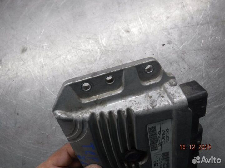 Блок управления двигателем Nissan Terrano F4R 2014
