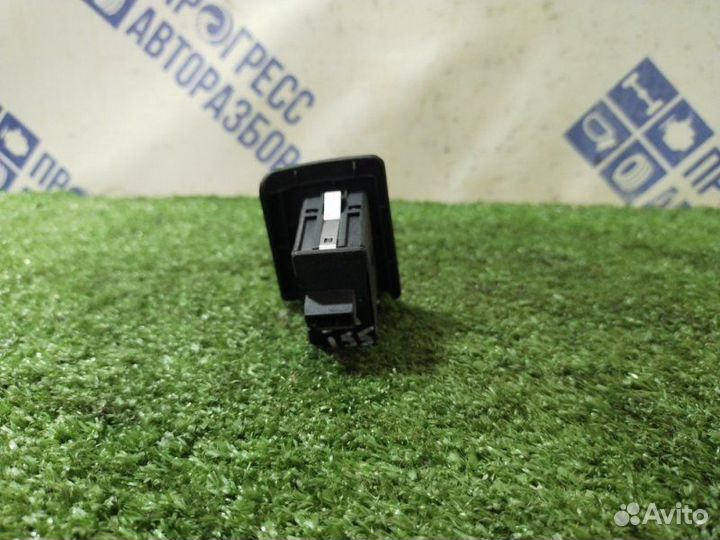 Кнопка стеклоподъемника задняя левая Bmw X5