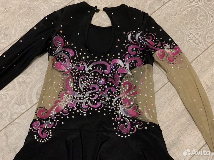 Гимнастический купальник с юбкой