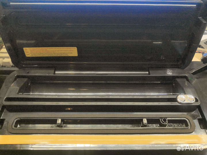 Вакуумный упаковщик (вакууматор)