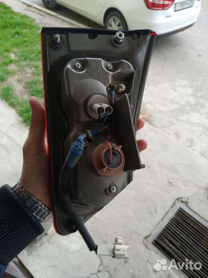 Задний фонарь на lexus is 250