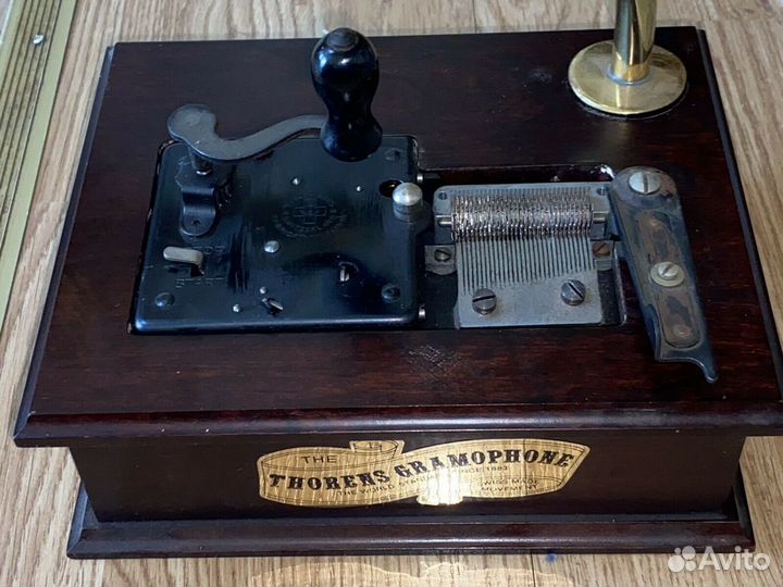 Музыкальная старинная шкатулка Thorens