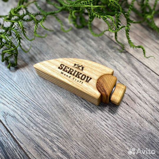 Зажим для наждачной бумаги 