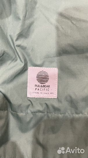 Куртка зеленая pull bear