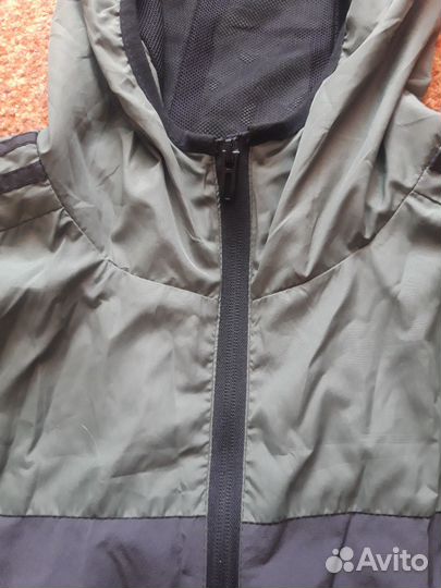 Легкая ветровка