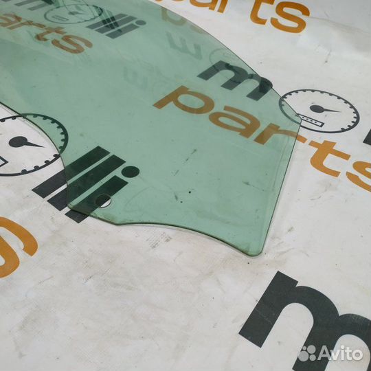 Стекло двери переднее правое Audi Q3 8U 2013