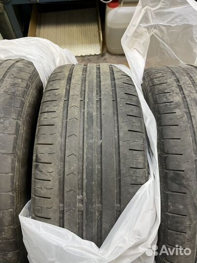 Continental ContiPremiumContact 5 215/65 R16 95H