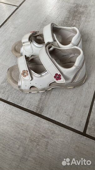 Босоножки для девочки 24