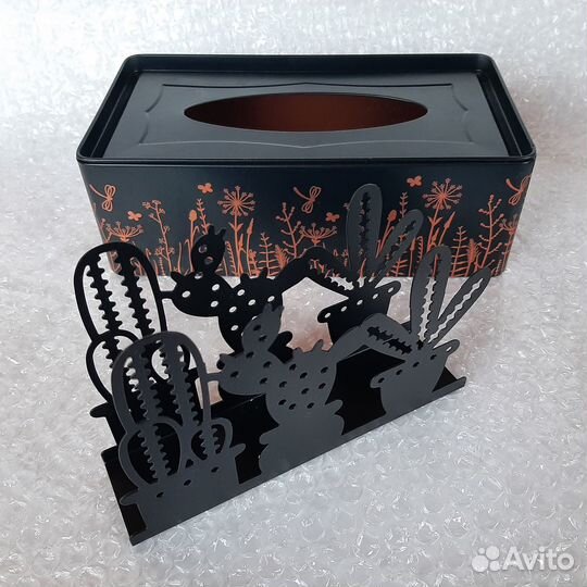 Корзинки и подставки металлические