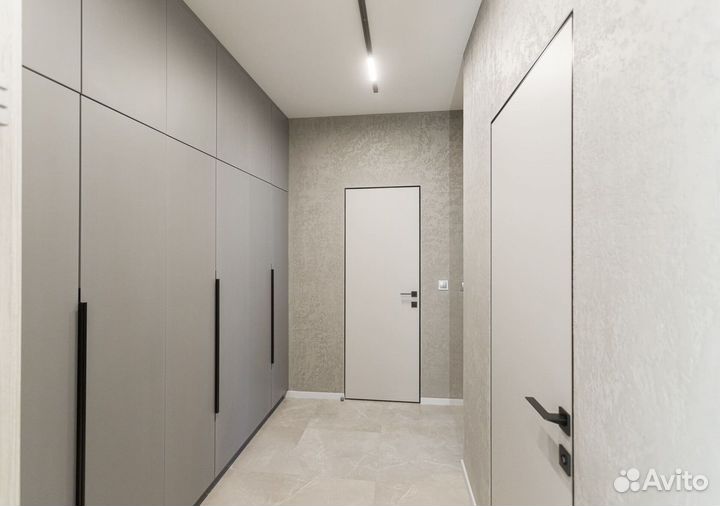 Скрытая дверь под дизайн