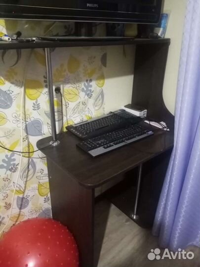 Стол компьютерный