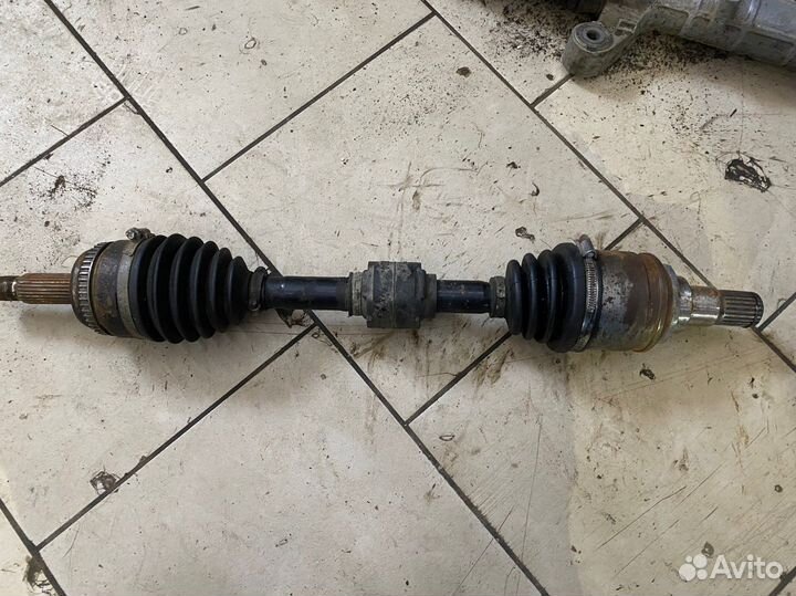 Привод передний девый для toyota avensis 2 2.2