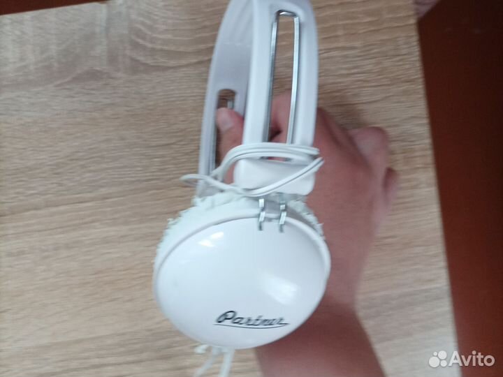 Проводные наушники