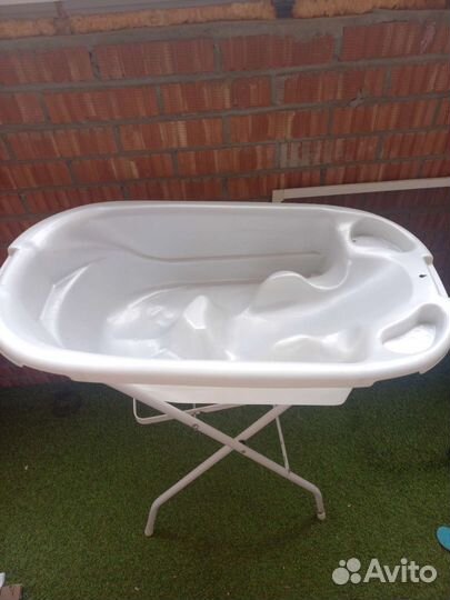 Ванночка для купания с подставкой