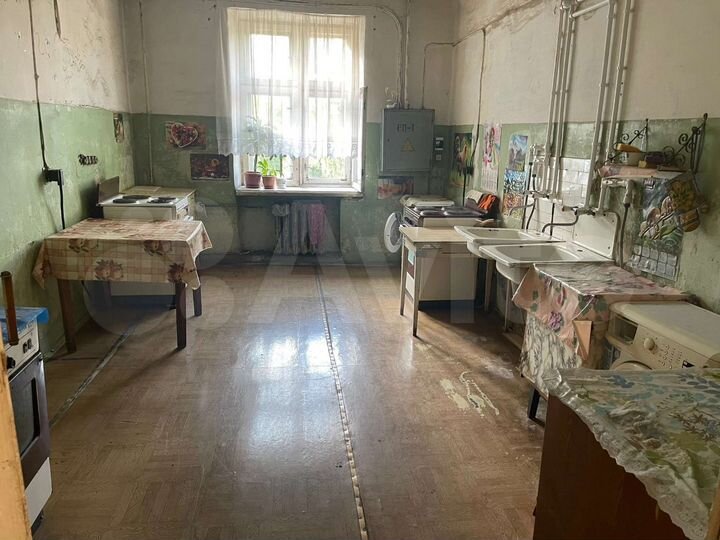 Комната 18 м² в 5-к., 2/4 эт.