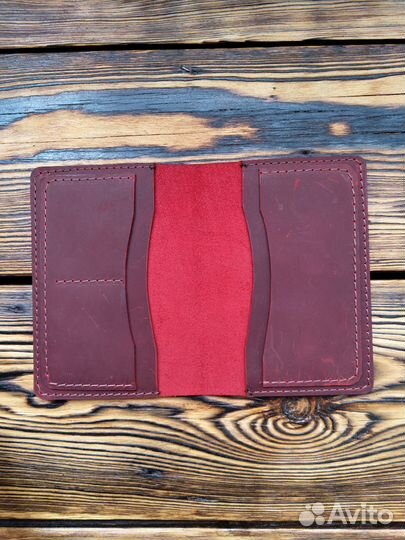 Кожаная обложка на паспорт ручной работы