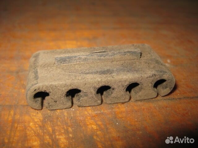 Зажим Mitsubishi Carisma (1995–2004)