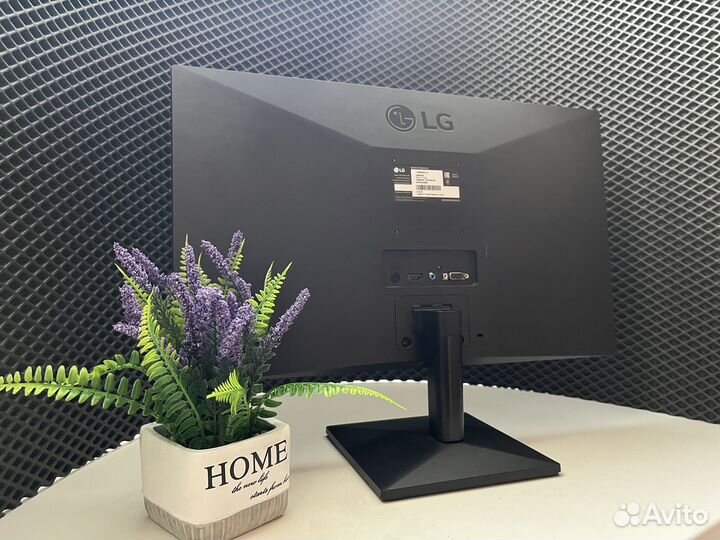 Монитор LG 22 дюйма